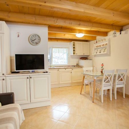 Buc-Vila Nada Βίλα Cres Εξωτερικό φωτογραφία